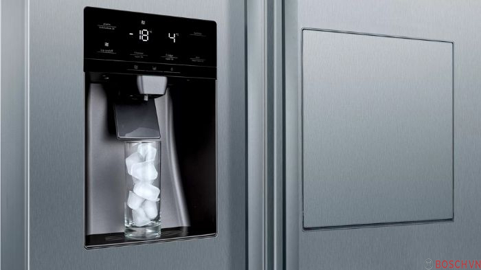 Công nghệ lấy đá ngoài tiện lợi của tủ lạnh Bosch Side by Side KAD90VB20