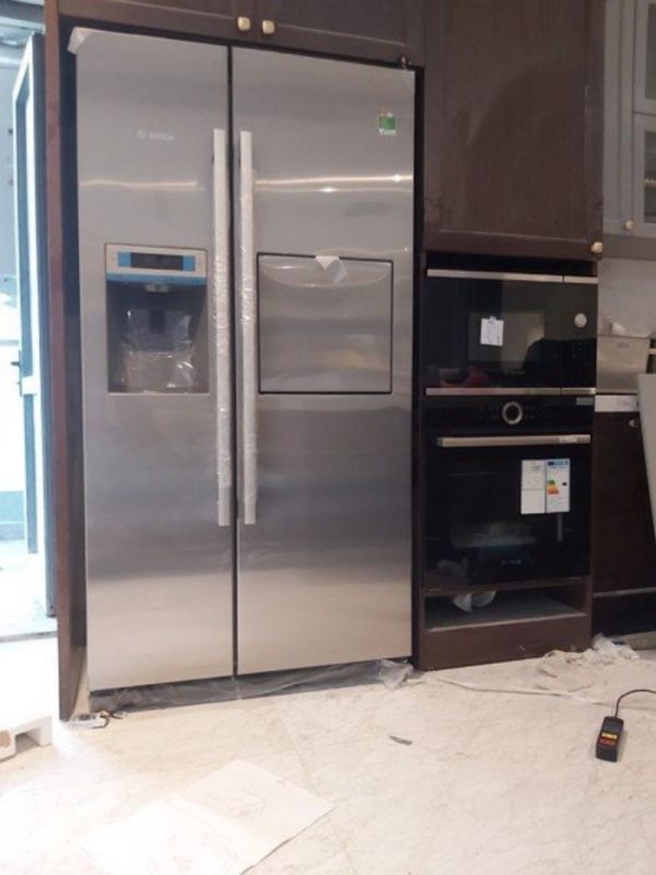 Tủ lạnh Bosch 2 cánh Side By Side KAG90AI20G phù hợp với hầu hết không gian bếp