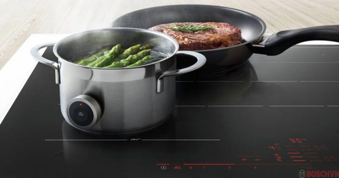 Kiểm soát hiệu quả nhiệt độ nấu với bếp từ Bosch PXX975KW1E