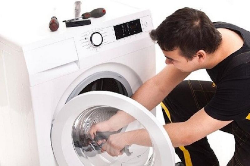 Cửa máy giặt bị hỏng 