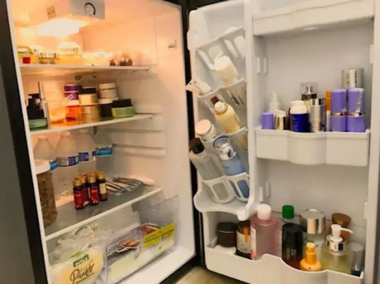 Giải đáp: Có nên bảo quản mỹ phẩm trong tủ lạnh hay không? 